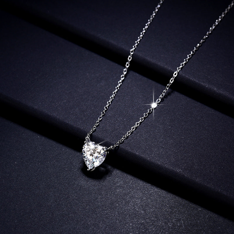 Classic three claw heart-shaped 8mm2 Cramosan diamond silver collarbone chain