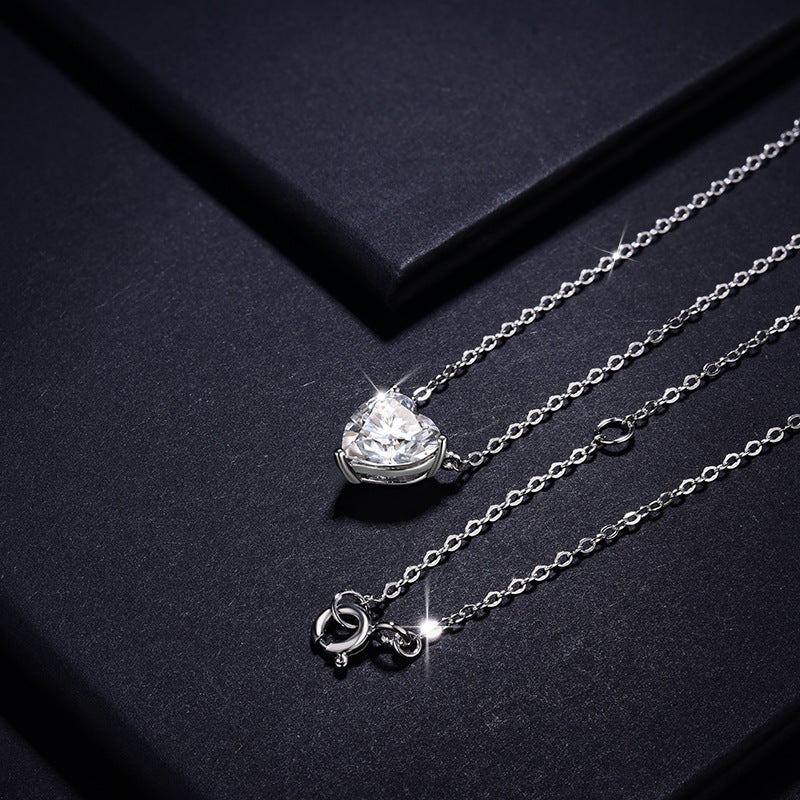 Classic three claw heart-shaped 8mm2 Cramosan diamond silver collarbone chain