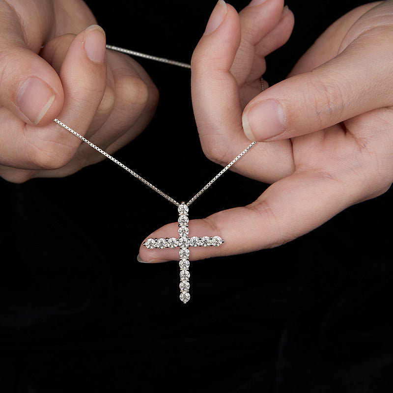 Hip hop rapper's 3.0mm D-color circular moissani diamond cross necklace, internet bestseller