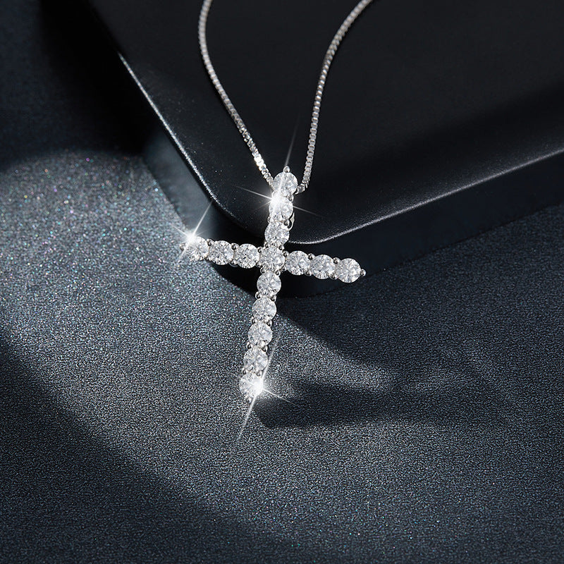 Hip hop rapper's 3.0mm D-color circular moissani diamond cross necklace, internet bestseller
