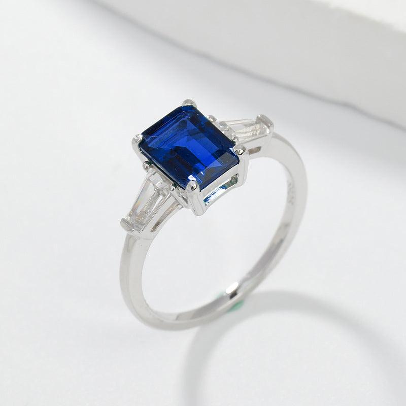 Classic three stone cultivated emerald/cultivated sapphire/cultivated ruby ring, simple and fashionable cultivated colorful gemstone ring, suitable for daily commuting jewelry ring