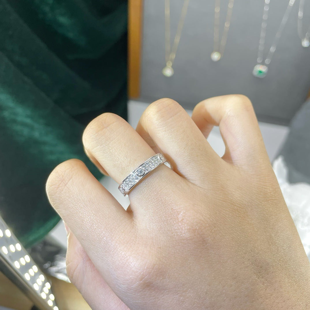 Full Mozambique diamond lined ring, high-end fashion style jewelry