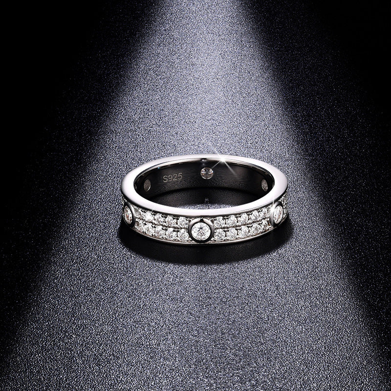 Full Mozambique diamond lined ring, high-end fashion style jewelry