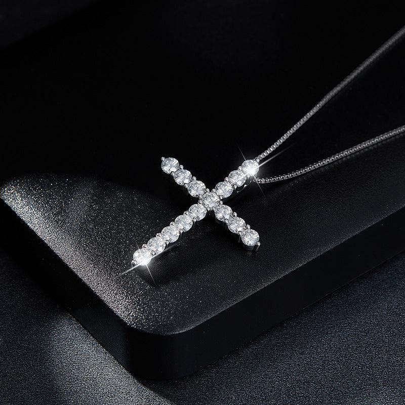 Hip hop rapper's 3.0mm D-color circular moissani diamond cross necklace, internet bestseller