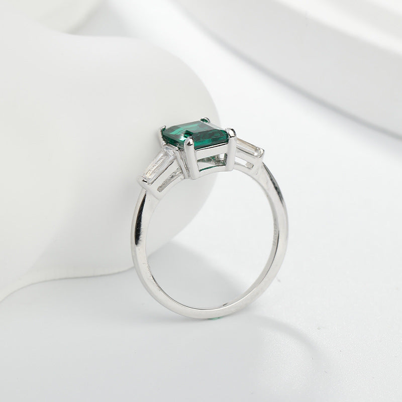 Classic three stone cultivated emerald/cultivated sapphire/cultivated ruby ring, simple and fashionable cultivated colorful gemstone ring, suitable for daily commuting jewelry ring